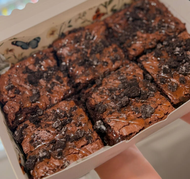 salted caramel & oreo fudge brownies