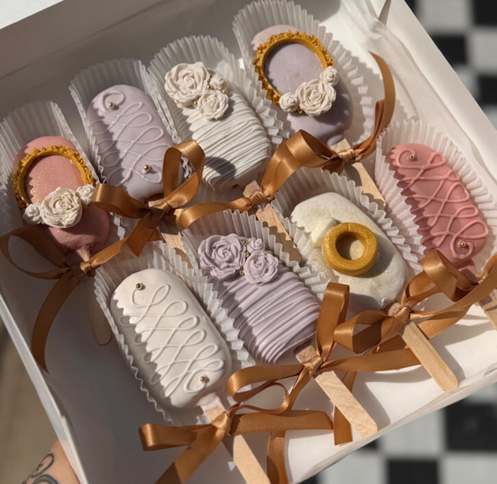 bridal cakesicles